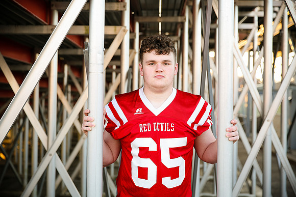AV (25)